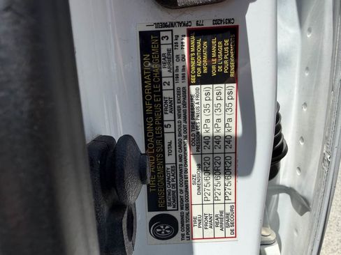 Used 2012 Nissan Titan SL RWD image 15