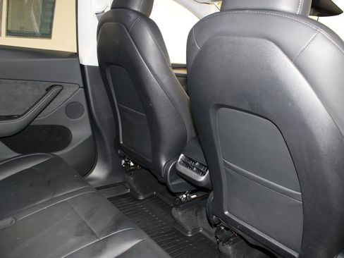 Used 2024 Tesla Model Y Long Range image 31