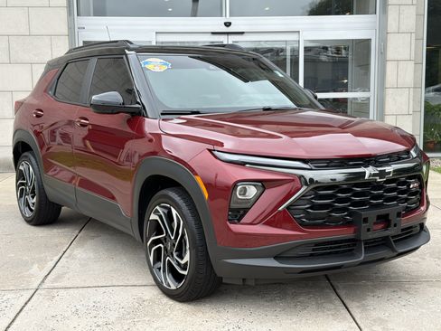 Used 2025 Chevrolet TrailBlazer RS w/ Convenience Package AWD/4WD image 2