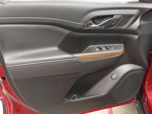 Used 2023 GMC Acadia SLE w/ Driver Convenience Package image 24