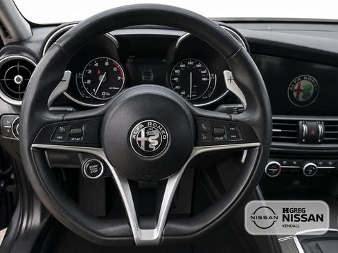 Used 2017 Alfa Romeo Giulia Ti w/ TI Performance Package AWD/4WD image 8