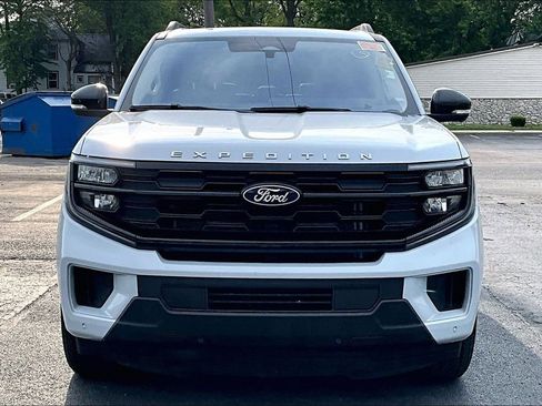 Used 2025 Ford Expedition Active AWD/4WD image 7