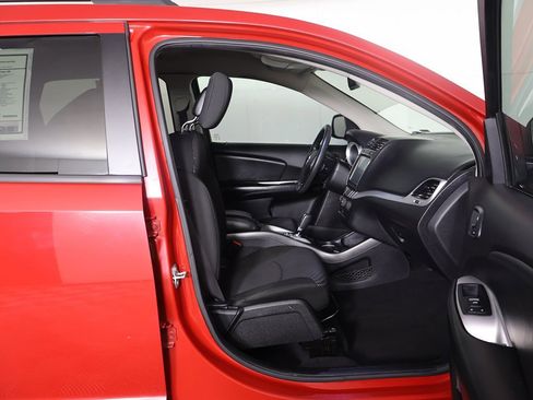 Used 2019 Dodge Journey SE image 24