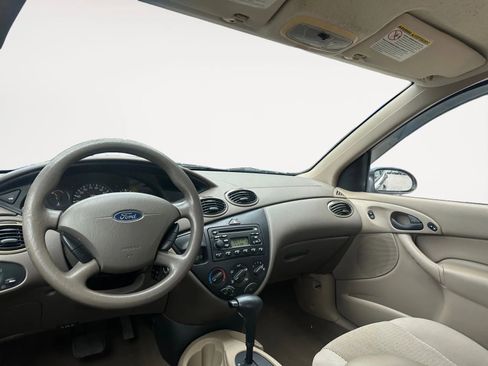 Used 2004 Ford Focus SE FWD image 12