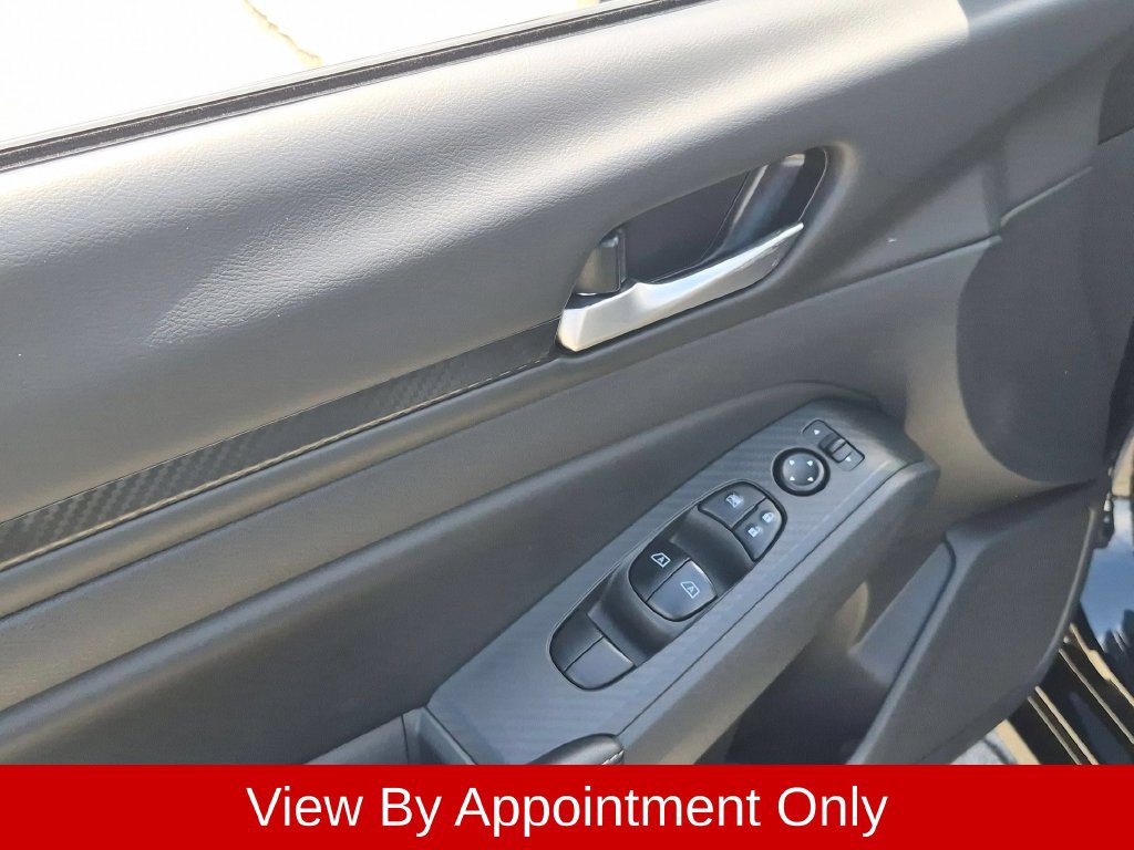 Used 2025 Nissan Altima 2.5 SV FWD image 20