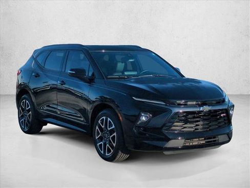 Certified 2024 Chevrolet Blazer RS w/ Enhanced Convenience Package FWD image 3