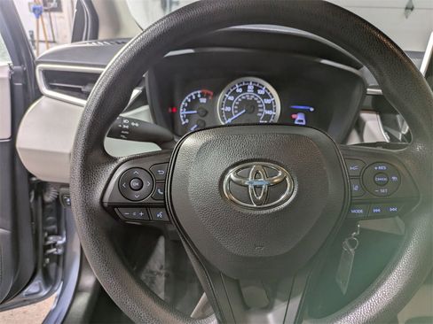Used 2021 Toyota Corolla LE image 16