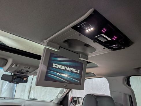 Used 2019 GMC Yukon Denali w/ Denali Ultimate Package image 20