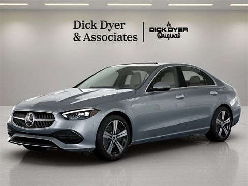Used 2025 Mercedes-Benz C 300 Sedan image 28