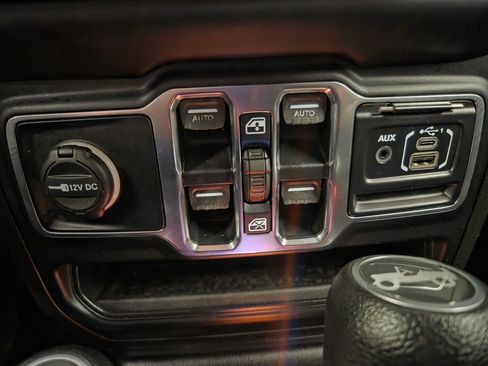 Used 2019 Jeep Wrangler Unlimited Sport S AWD/4WD image 23