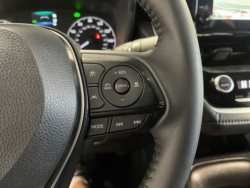 Used 2025 Toyota Corolla SE FWD image 27