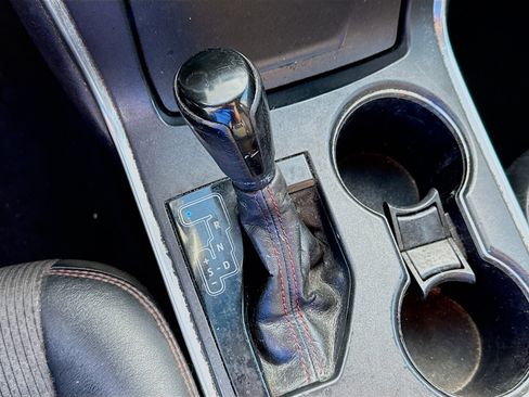 Used 2017 Toyota Camry SE image 13