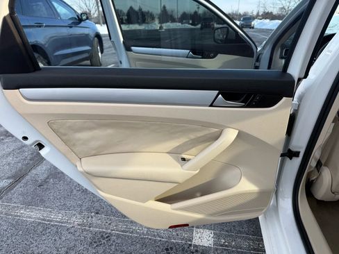 Used 2013 Volkswagen Passat 2.5 SE image 15