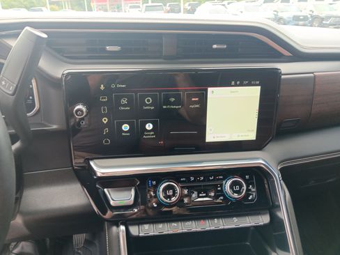 Used 2026 GMC Sierra 2500 Denali Ultimate w/ LPO, Black Badging Package AWD/4WD image 13