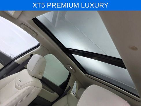 Used 2023 Cadillac XT5 Premium Luxury image 11