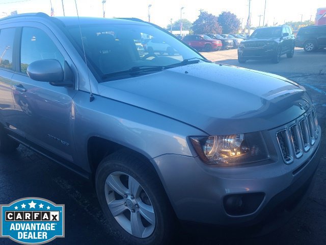 Used 2017 Jeep Compass Latitude AWD/4WD image 1