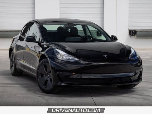 Used 2023 Tesla Model 3 Standard Range RWD image 1