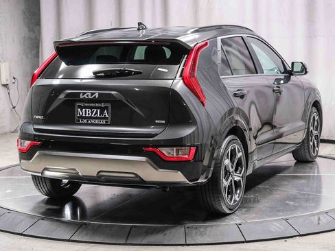 Used 2023 Kia Niro EX Touring FWD image 4