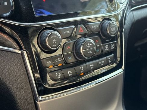 Used 2021 Jeep Grand Cherokee Trailhawk w/ Trailhawk Luxury Group AWD/4WD image 26
