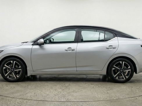 Used 2025 Nissan Sentra SV FWD image 5