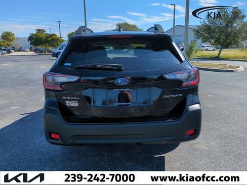 Used 2023 Subaru Outback Premium image 6