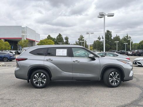 Certified 2026 Toyota Highlander XLE AWD/4WD image 3