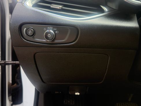 Used 2017 Chevrolet Malibu LT FWD image 14