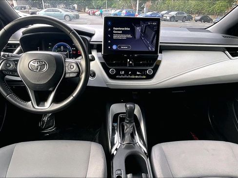 Used 2025 Toyota Corolla SE w/ SE Premium Package FWD image 14