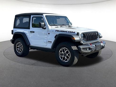 Used 2025 Jeep Wrangler Rubicon w/ Convenience Group AWD/4WD image 8