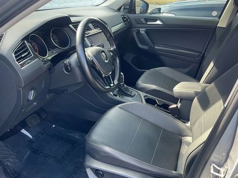 Used 2019 Volkswagen Tiguan SE image 11