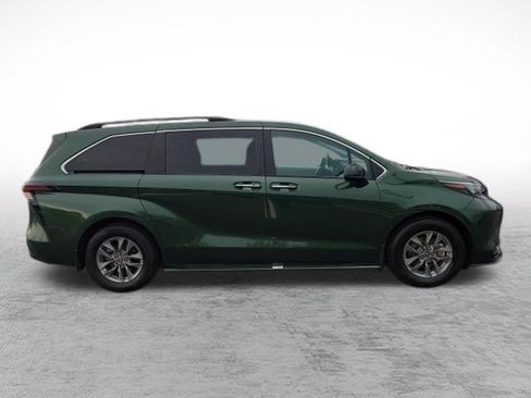 Certified 2025 Toyota Sienna XLE w/ XLE Plus Package AWD/4WD image 4