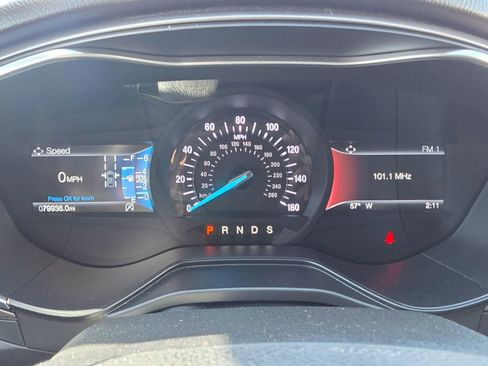 Used 2019 Ford Fusion SE image 12