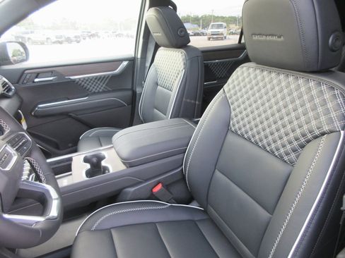 New 2026 GMC Acadia Denali w/ Super Cruise Package image 14