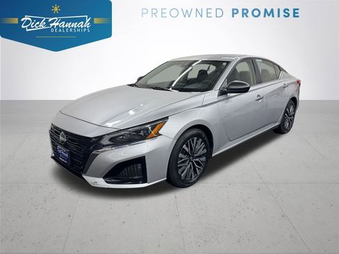 Used 2024 Nissan Altima 2.5 SV image 1