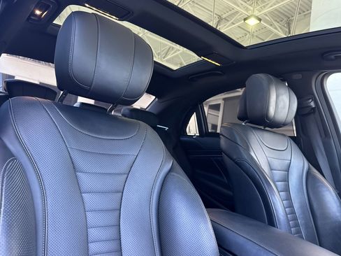 Used 2019 Mercedes-Benz S 560 Sedan image 20