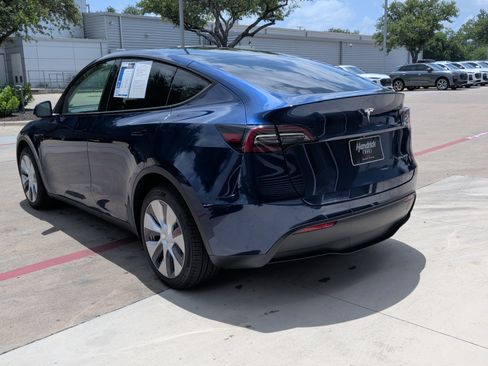 Used 2024 Tesla Model Y Long Range AWD/4WD image 8