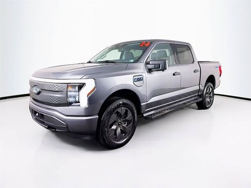 Used 2024 Ford F150 Lightning XLT AWD/4WD image 7
