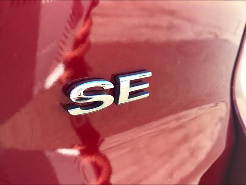 Used 2018 Ford EcoSport SE w/ SE Convenience Package image 7