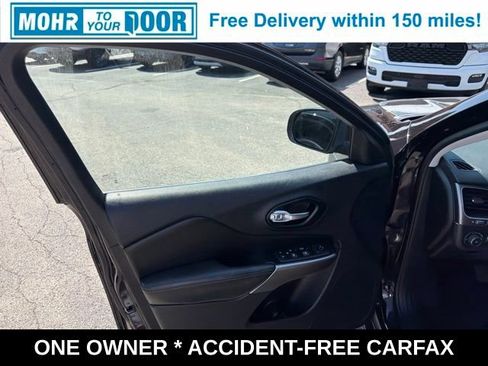 Used 2021 Jeep Cherokee Latitude Lux w/ Comfort/Convenience Group AWD/4WD image 12
