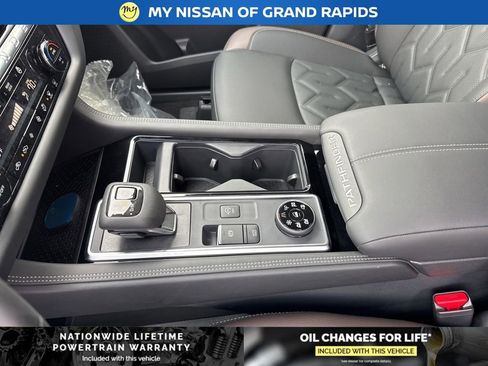 New 2026 Nissan Pathfinder Platinum image 24