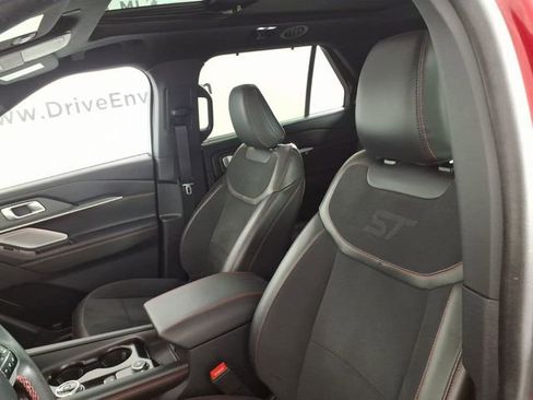 Used 2025 Ford Explorer ST AWD/4WD image 13