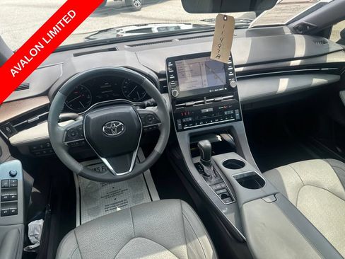 Certified 2019 Toyota Avalon Limited w/ Advanced Safety Package FWD image 10