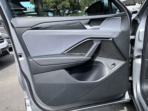 New 2026 Volkswagen Tiguan SE FWD image 10
