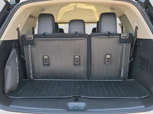 Certified 2024 Nissan Pathfinder SL image 10