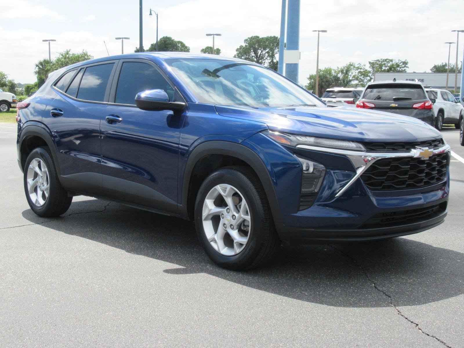 Certified 2024 Chevrolet Trax LS w/ LS Convenience Package FWD image 3