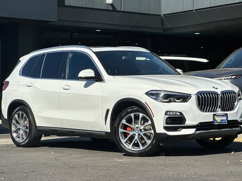 Used 2019 BMW X5 xDrive40i w/ Premium Package 2 AWD/4WD image 2