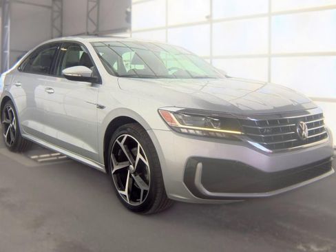Used 2020 Volkswagen Passat 2.0T R-Line FWD image 5