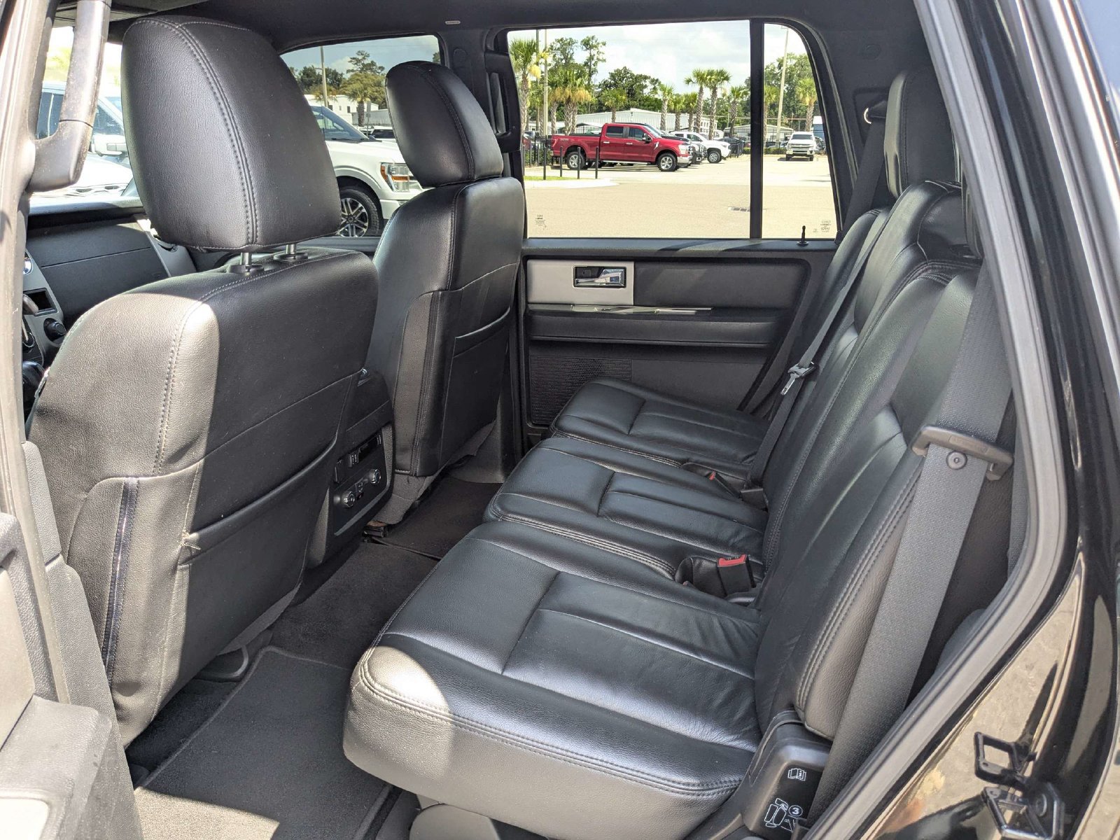 Used 2017 Ford Expedition XLT RWD image 13