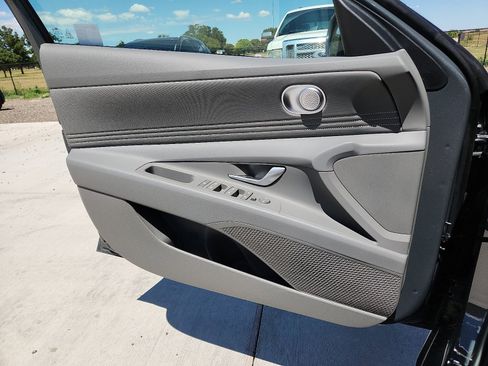 New 2025 Hyundai Elantra Sport FWD image 11