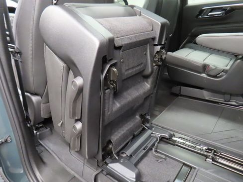 Used 2026 Chevrolet Tahoe Z71 w/ Comfort Package AWD/4WD image 73
